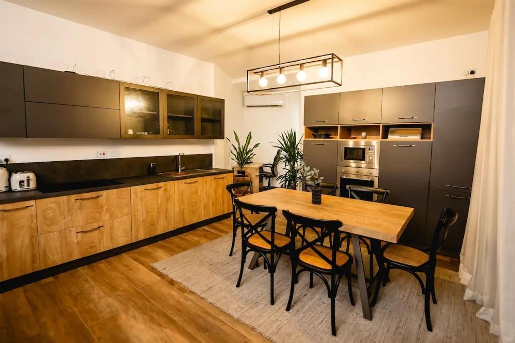 Luxurious & Stylish Penthouse With Private Pool Apartment Msida Bagian luar foto