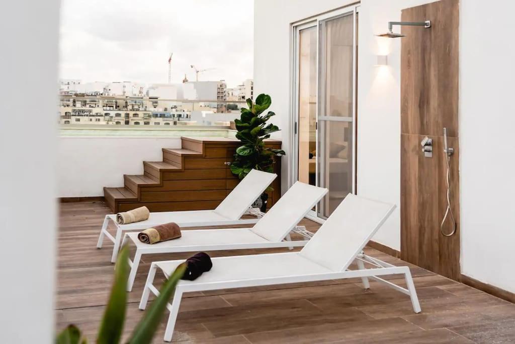 Luxurious & Stylish Penthouse With Private Pool Apartment Msida Bagian luar foto